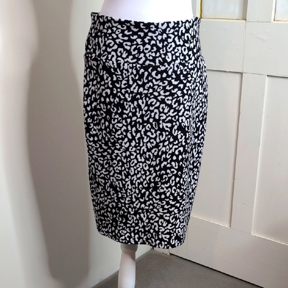 LuLaRoe Large Black And White Leopard Print Julia Pencil Skirt - Picture 1 of 6